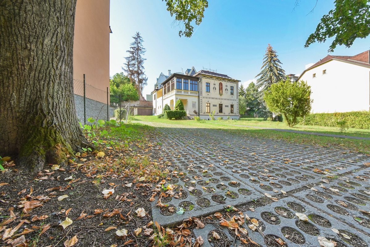 Vila Dominika Skuteckého - Stredoslovenská galéria